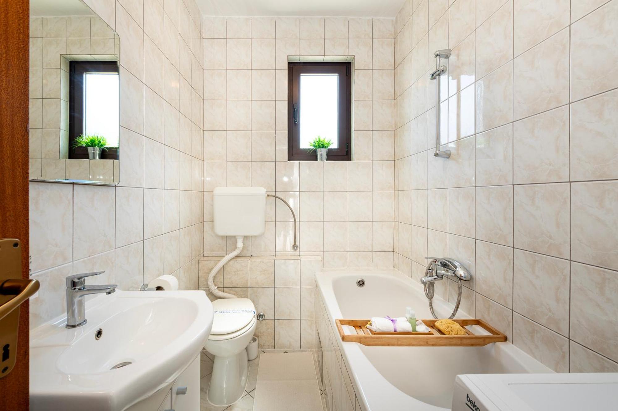 Apartments Bellezza โตรกีร์ ภายนอก รูปภาพ